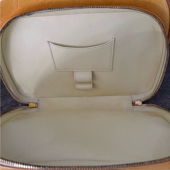 A yellow Louis Vuitton backpack - Picture 6 of 6